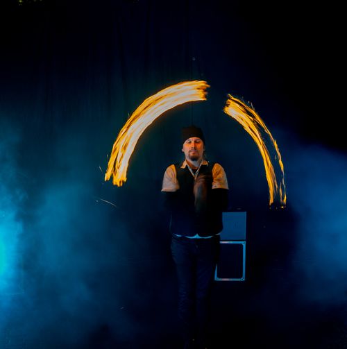 Feuershow mit Poi spinning