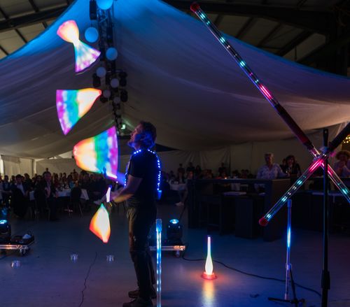 LED Jonglage mit Keulen