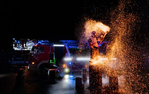 Feuershow Industrial Fire mit Funken Effekten