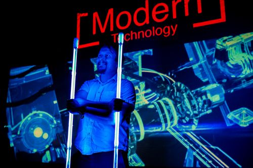 Individualsierte LED Show mit Jonglage und Video Projektionen